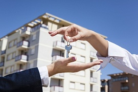Как купить ипотечную квартиру без риска